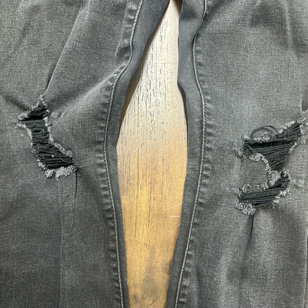 Universal Thread High Rise Skinny Jeans Black Distressed Raw Hem‎ Size 14/32R - Picture 3 of 5